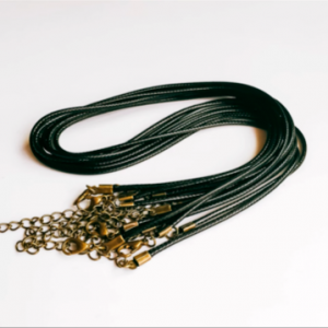 Collar de piel negro 1u