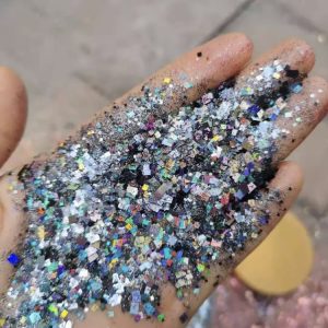 Glitter cuadrado mix tamaños color HOLO PLATEADO GRIS  GRUESO     40 gramos