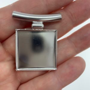 MEDALLÓN  con carbuchón de fina plata  Italiana  Ley 925       1u