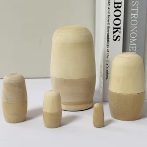 Matrioskas de madera para pintar .   5u